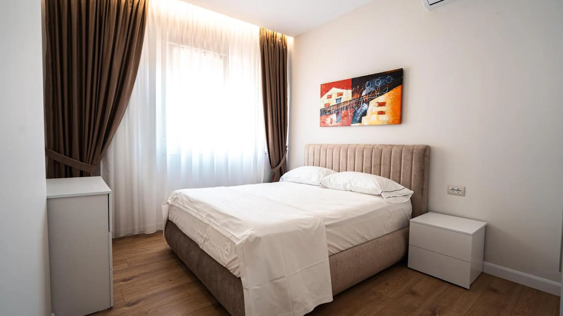 Tirana Elite Apartments 0*,  Albanien