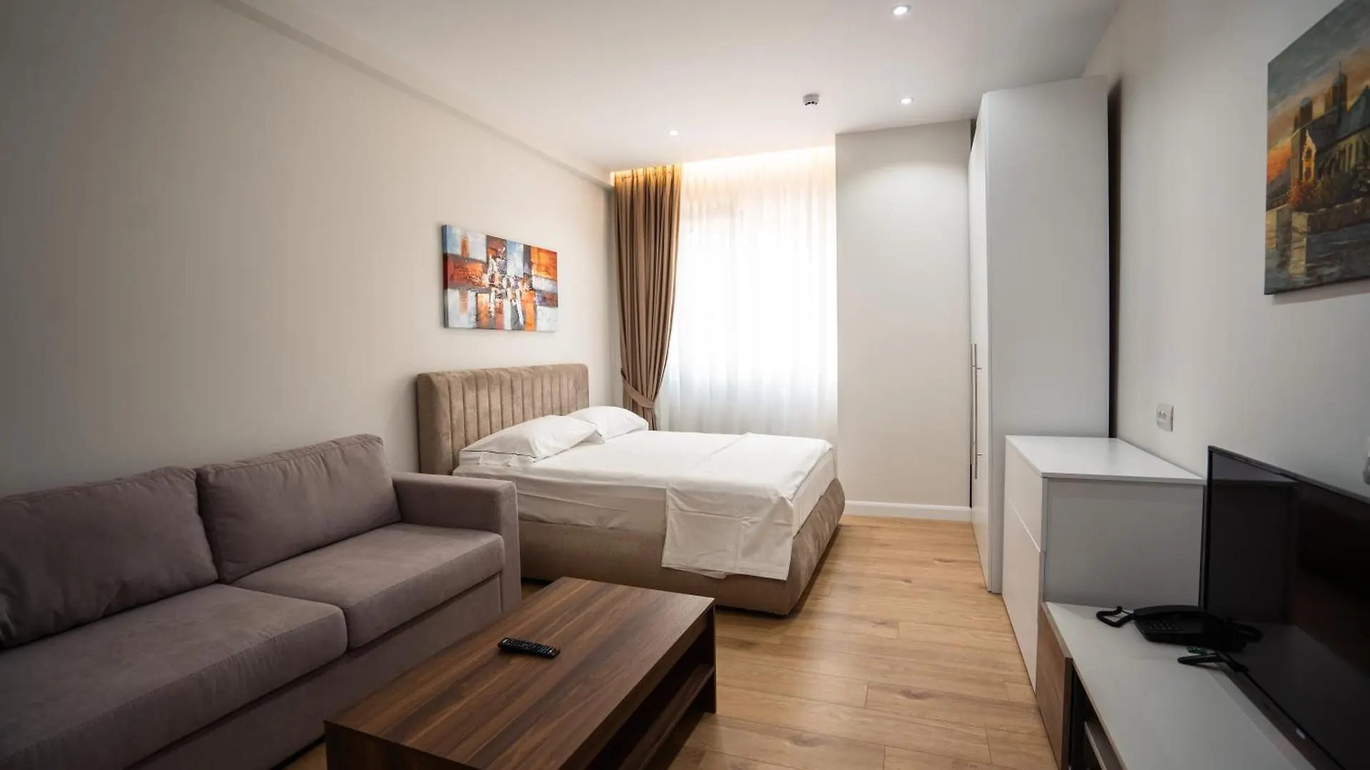 Tirana Elite Apartments 0*,  Albanien
